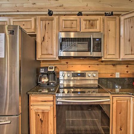 The Phoenix Cabin With Hot Tub In Gatlinburg! Esterno foto