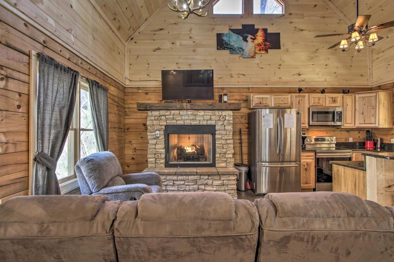 The Phoenix Cabin With Hot Tub In Gatlinburg! Esterno foto