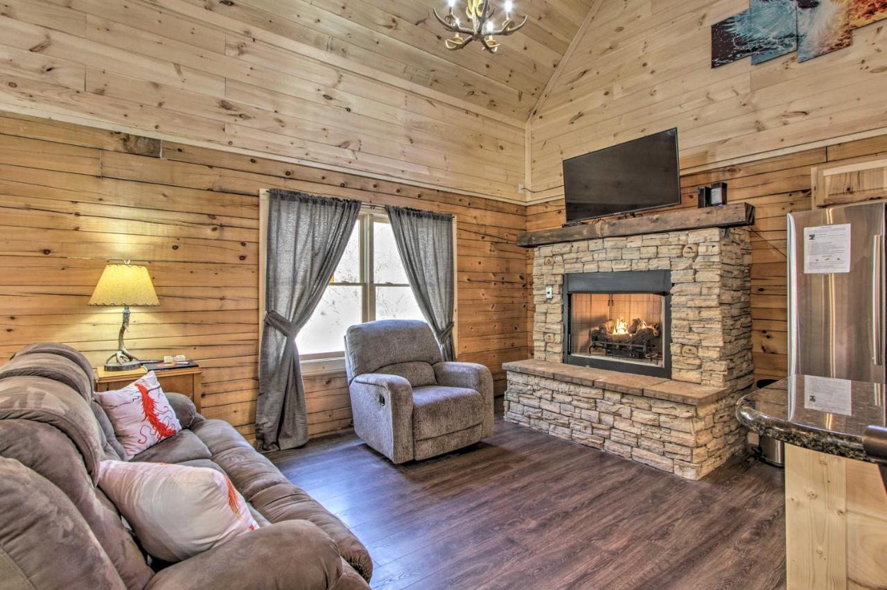 The Phoenix Cabin With Hot Tub In Gatlinburg! Esterno foto