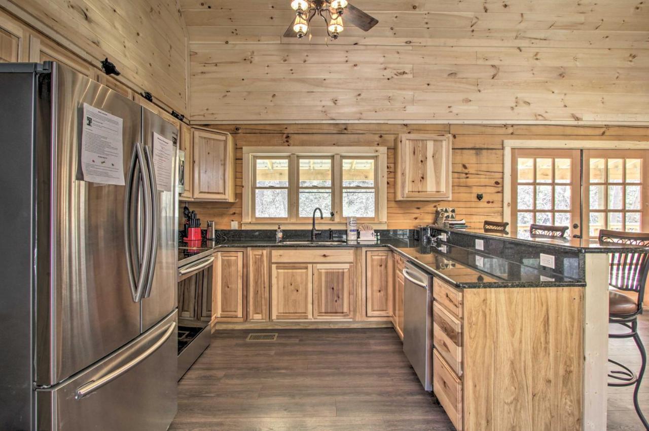 The Phoenix Cabin With Hot Tub In Gatlinburg! Esterno foto