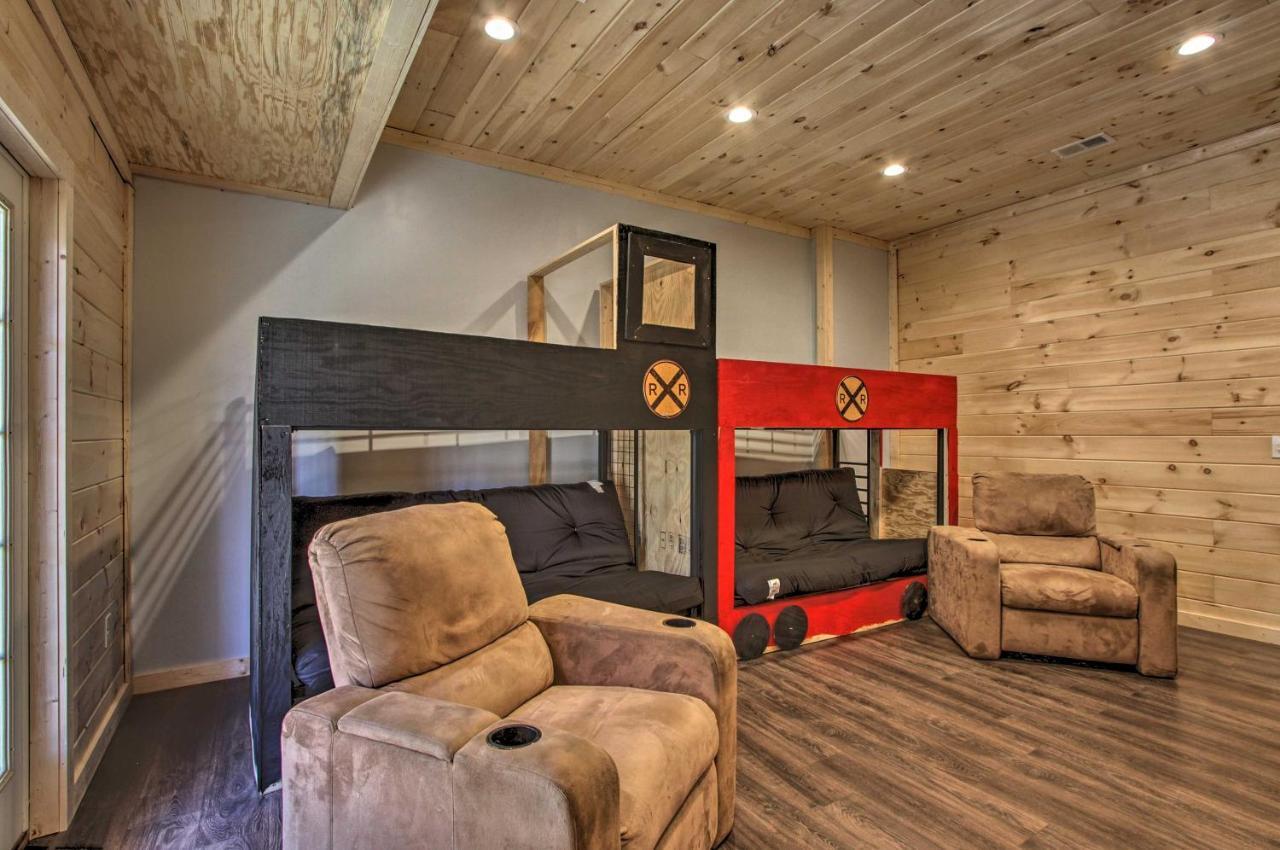 The Phoenix Cabin With Hot Tub In Gatlinburg! Esterno foto