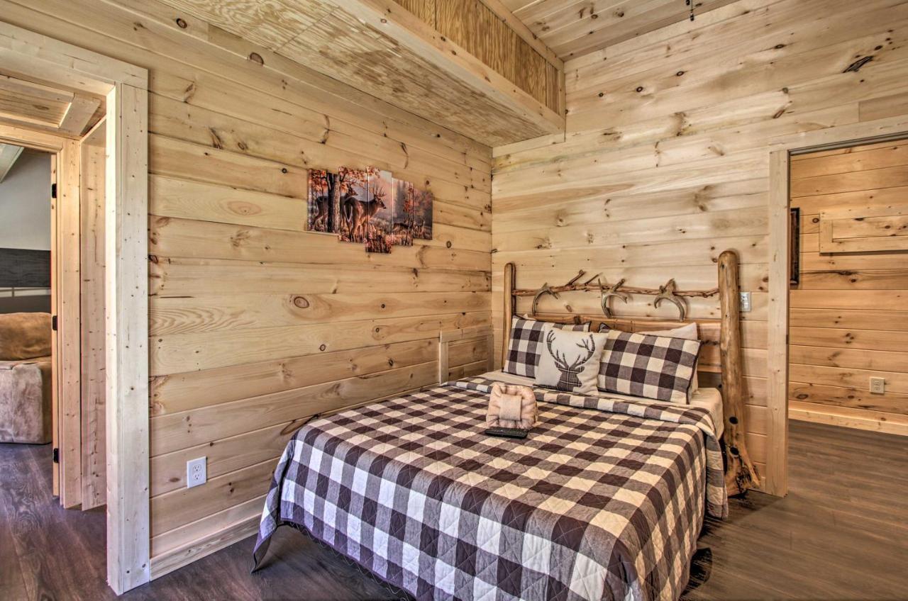 The Phoenix Cabin With Hot Tub In Gatlinburg! Esterno foto