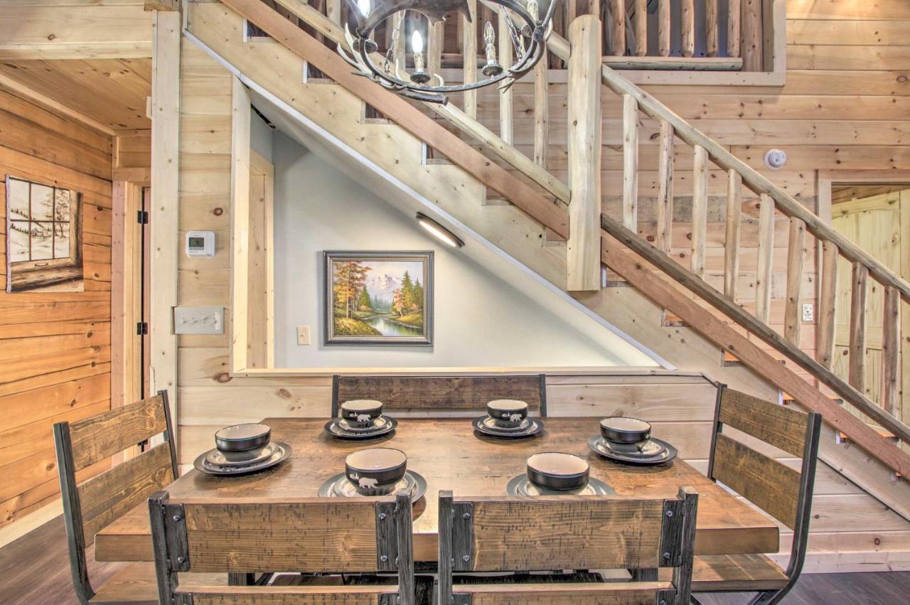 The Phoenix Cabin With Hot Tub In Gatlinburg! Esterno foto