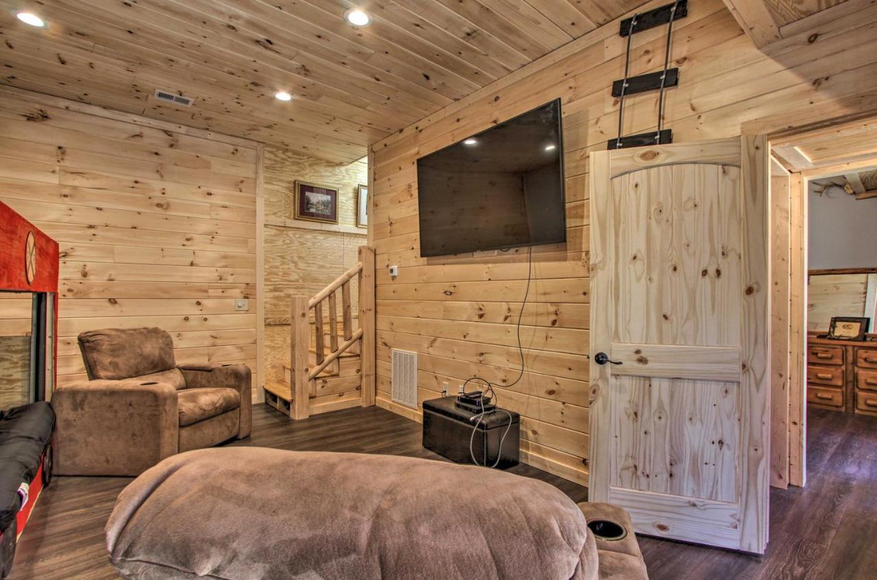 The Phoenix Cabin With Hot Tub In Gatlinburg! Esterno foto